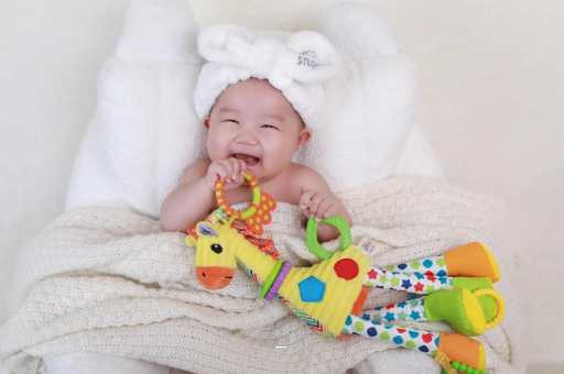 广州供卵包男孩宝宝两天不排便只放屁