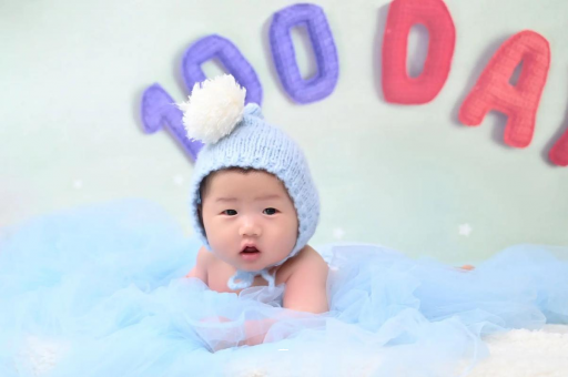 广州供卵包男孩1岁宝宝睡觉翻来覆去